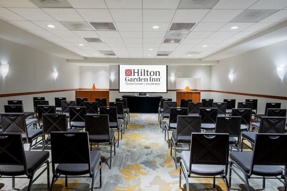 Hilton Garden Inn Tysons Corner Extérieur photo