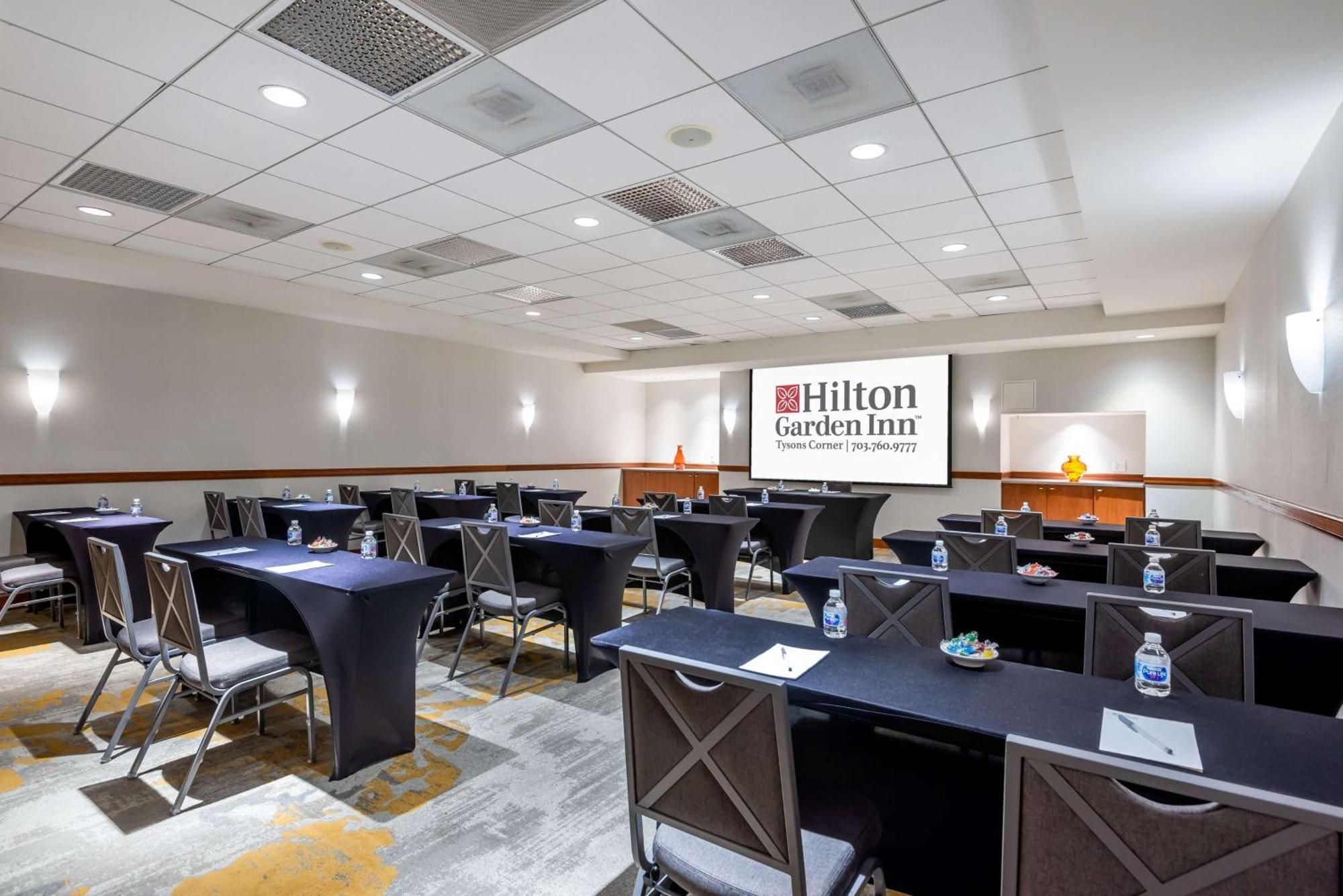 Hilton Garden Inn Tysons Corner Extérieur photo